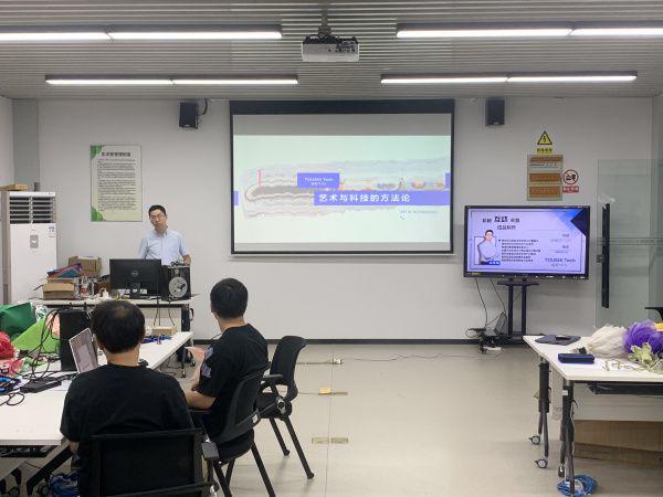 南京投石首個大學(xué)機械互動裝置課程在南京信息職業(yè)技術(shù)學(xué)院開營
